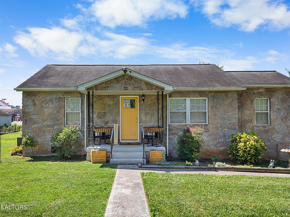1st image of 609 Leconte Ln
