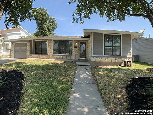 1st image of 211 Addax Dr