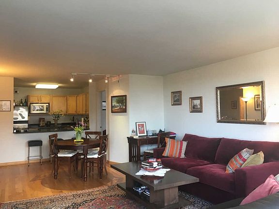 2nd image of 525 W Hawthorne Pl APT 1207