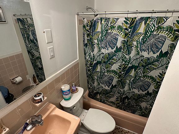 3rd image of 197 Calumet St APT 2