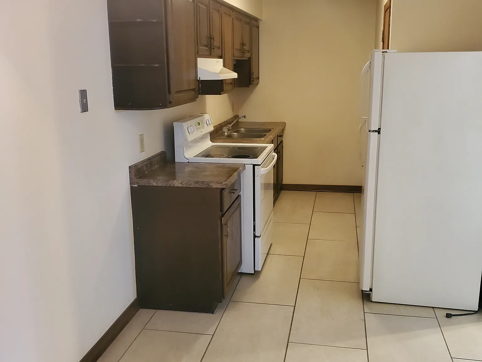 2 bed, 1100 sqft, $1,400 — Photo 3