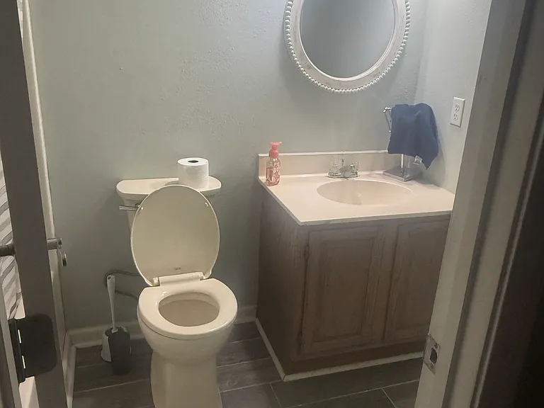 909 Orange St — Photo 4