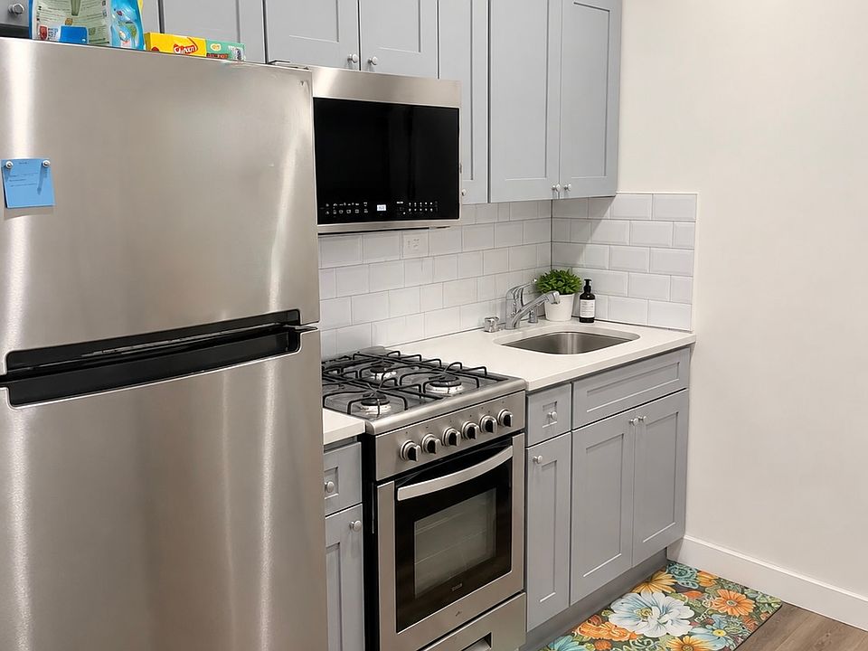 2nd image of 1735 2nd Ave APT 4F
