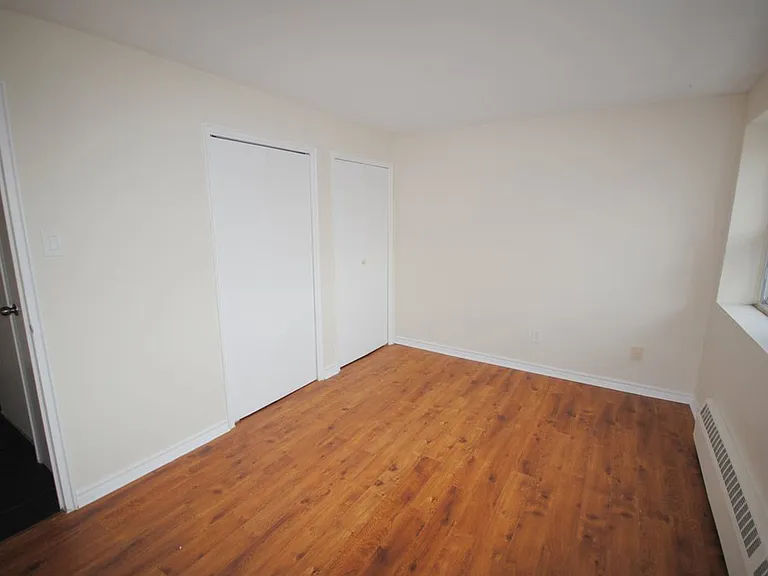 360 Frank St — Photo 13