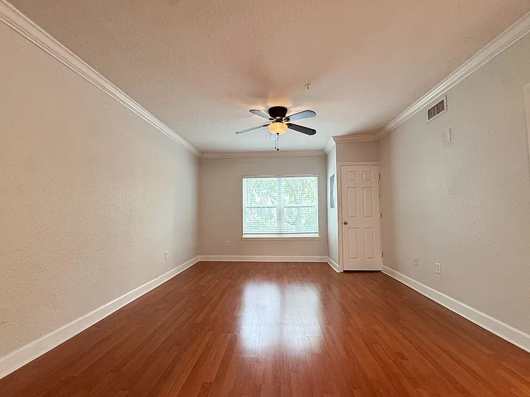 202 E South St #3044 — Photo 6