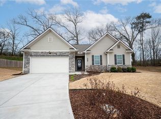524 McGinnis Cir, Calhoun, GA 30701