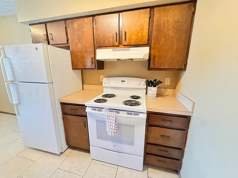 1825 Knox St #10 — Photo 3