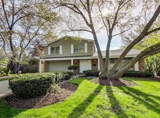 3220 Maple Leaf Dr, Glenview, IL