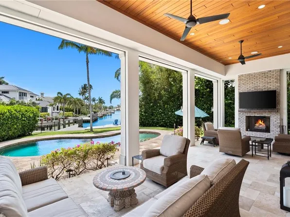 2201 Beacon Ln, Naples, FL 34103