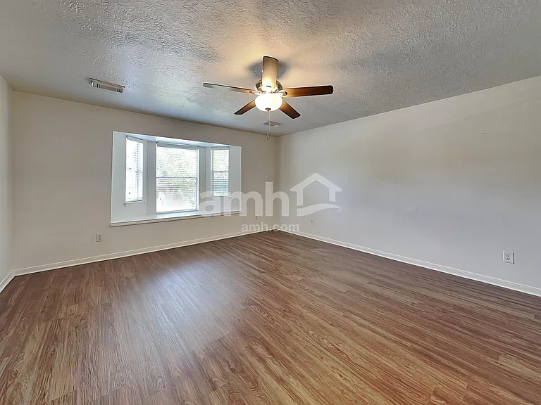 5349 Yale Dr — Photo 11