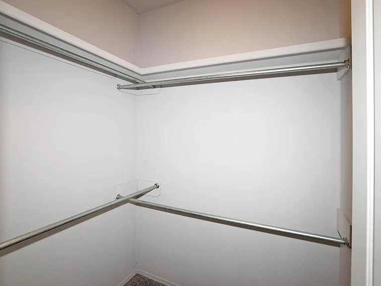 7501 Continental Pkwy — Photo 43