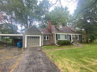 2512 Somerset Dr, Prairie Village, KS 66208