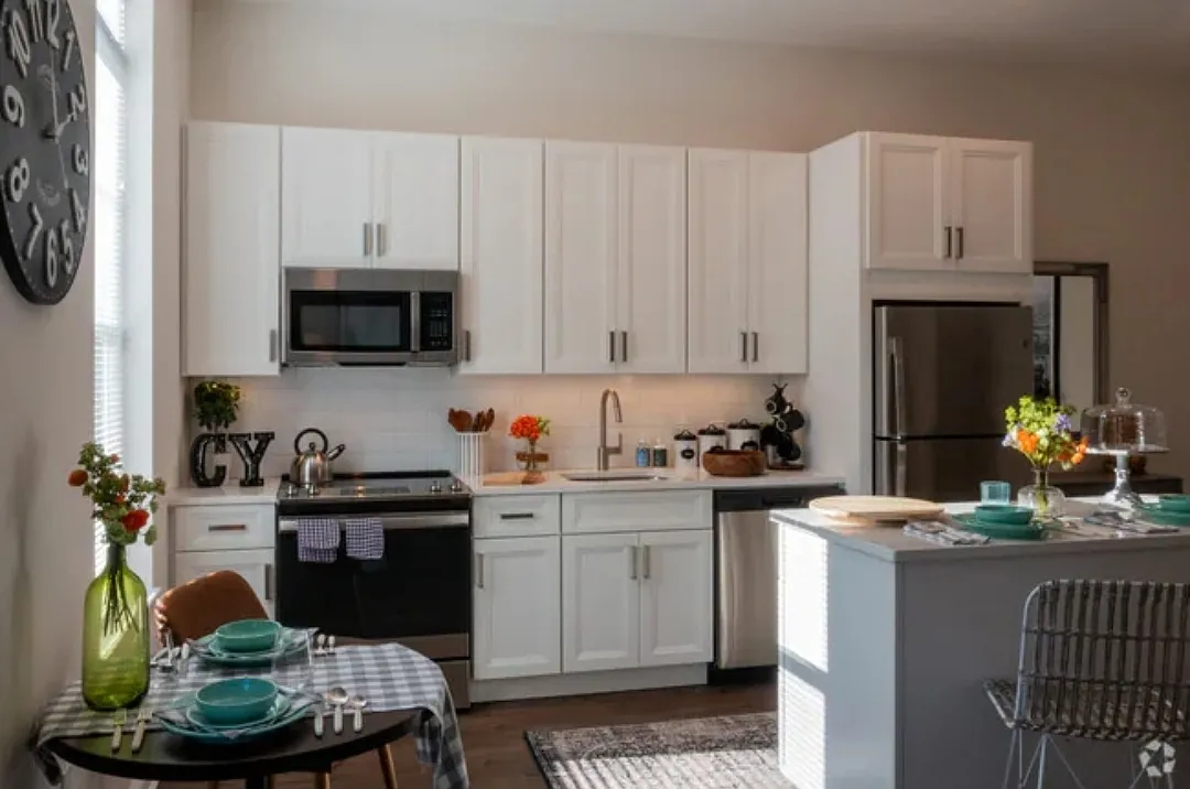 1 bed, 633 sqft, $3,225 — Photo 1