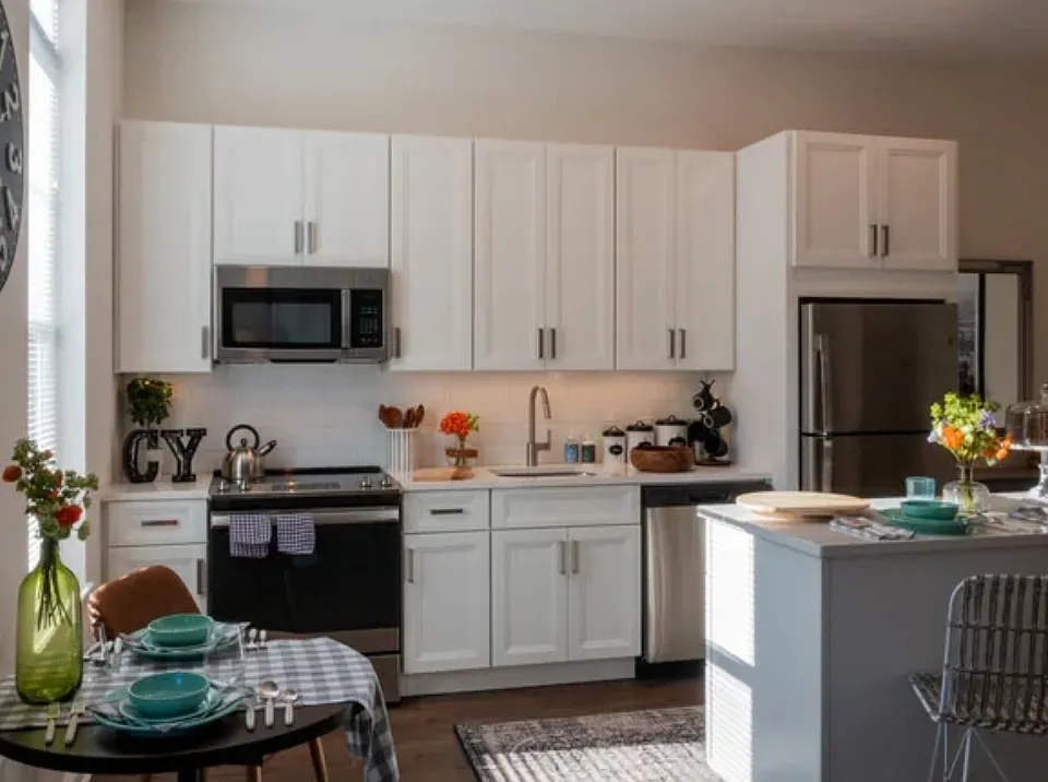 3 Freer St #306