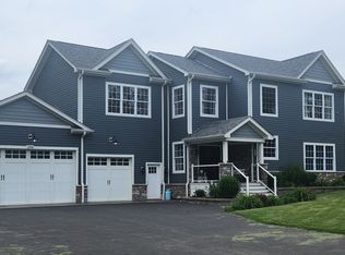 294 6th St, Wheeling, IL 60090