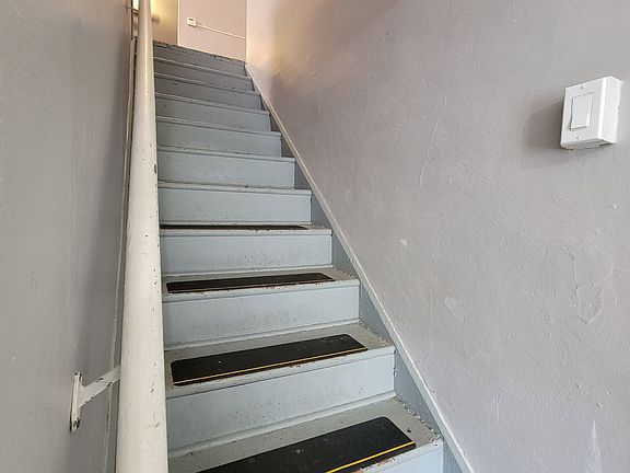 2nd image of 809 9th Ave N APT 5