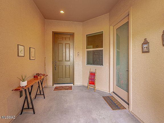 3rd image of 823 W Calle Artistica