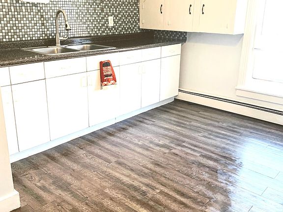 2nd image of 182 Grove Ave APT 5