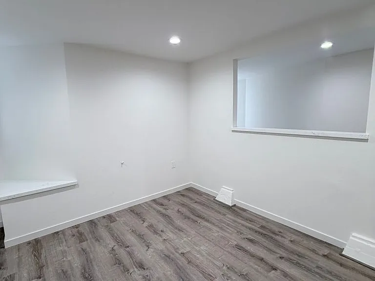 910 York St — Photo 5