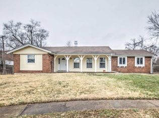 7 Windsong Ct, Florissant, MO 63031