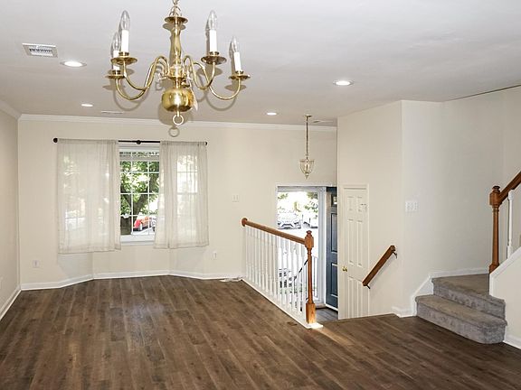 5th image of 7941 Gunston Woods Pl
