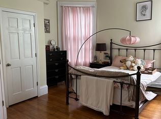36 River St APT 2R, Boston, MA 02108