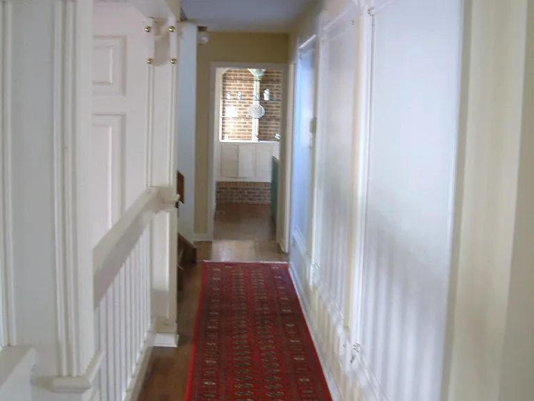 HALLWAY TO FAMILY ROOM