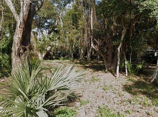 639 Cummings Ln, Saint Simons Island, GA 31522