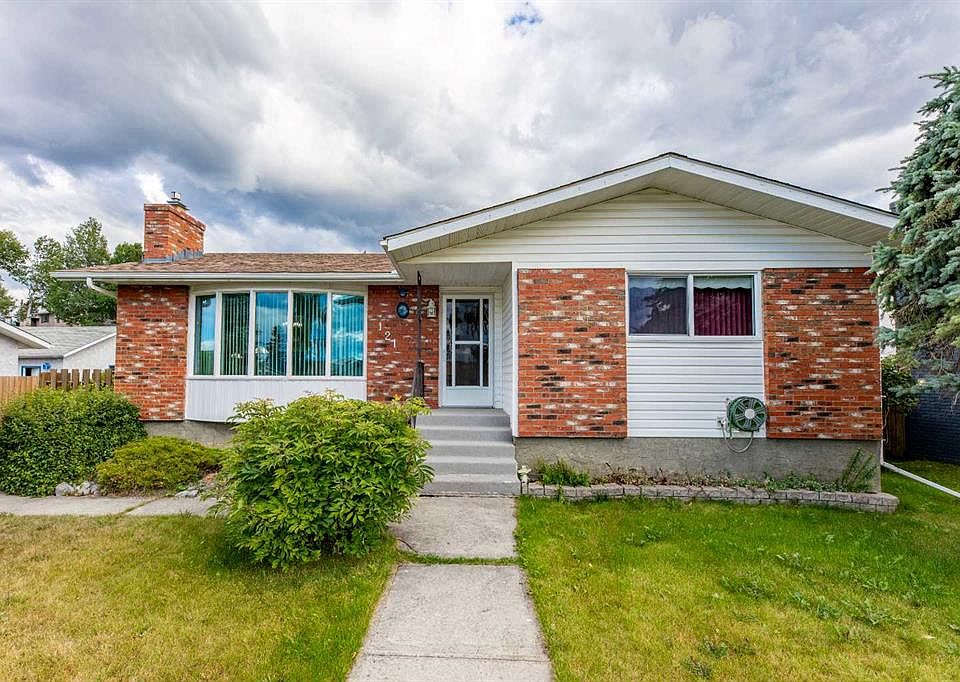 1st image of 121 N Talbot Dr