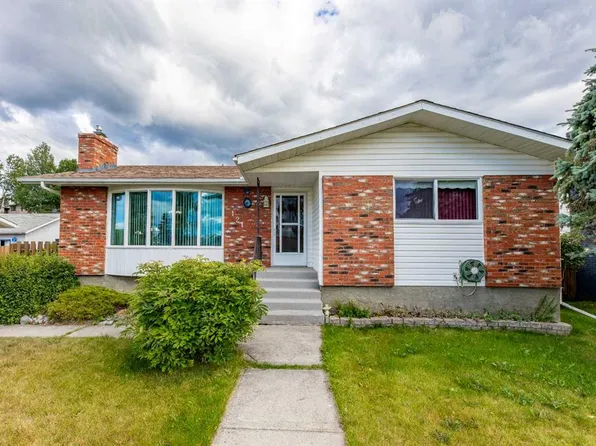 121 N Talbot Dr, Hinton, AB T7V 1M1