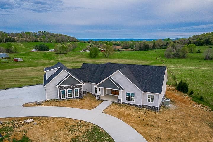 1st image of 258 Wisteria Ln