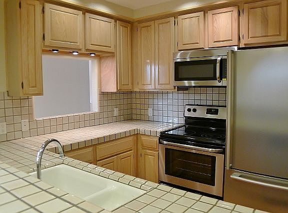 4th image of 480 W Sunnyoaks Ave