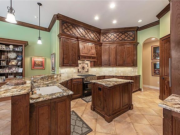 5th image of 9089 Shenendoah Cir