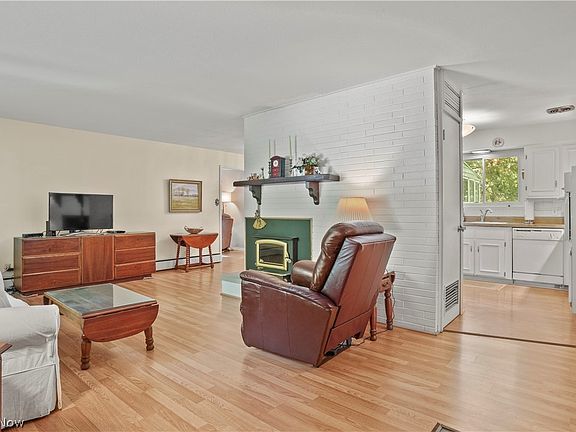 5th image of 12595 Valley View Dr
