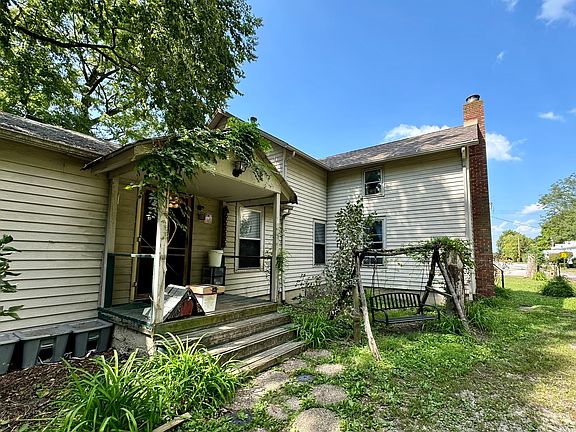 3rd image of 611 W Lincoln Ave