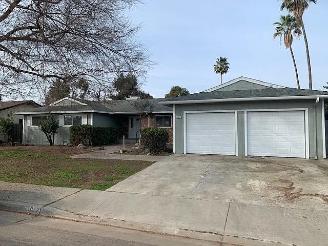 1042 Ezie Ave photo 1