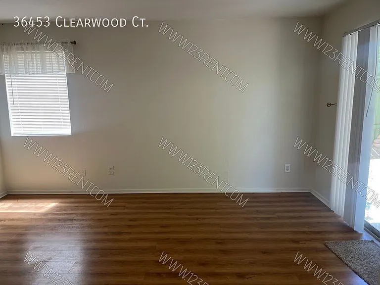 36453 Clearwood Ct — Photo 7