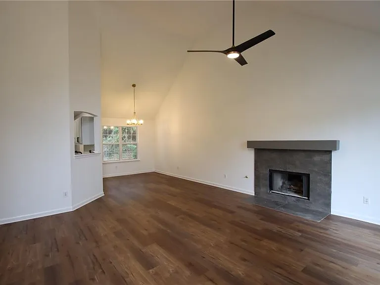 2256 Dresden Grn NW — Photo 6