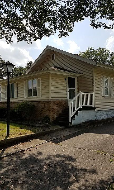 1st image of 129 Larson Ave
