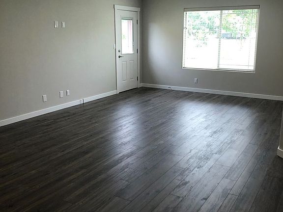 5th image of 1317 S Lakeway Dr