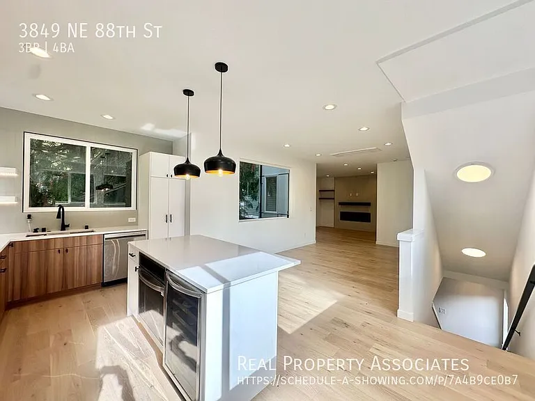 3849 NE 88th St — Photo 13