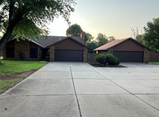724 S Chuckwagon Dr, Mustang, OK 73064