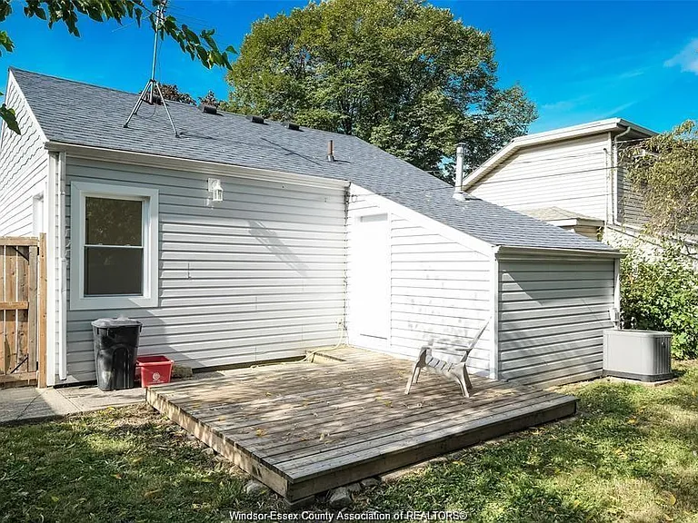 502 Josephine Ave — Photo 9