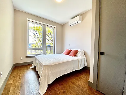 Rented by Lofts and Flats LLC | media 40