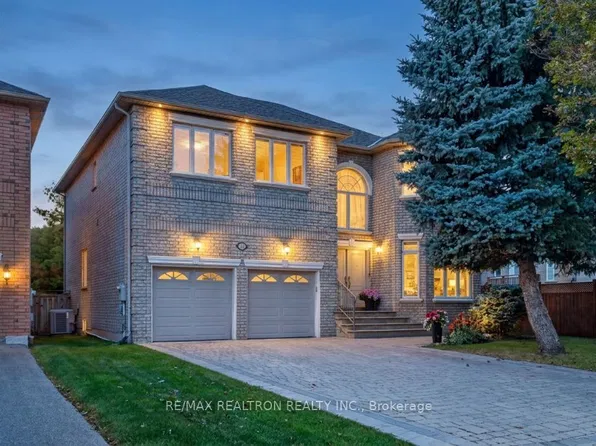 12 Loudon Cres, Vaughan, ON L4J 8N4
