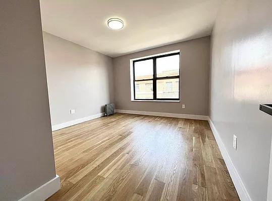 Rented by EastMount Realty LLC | media 8