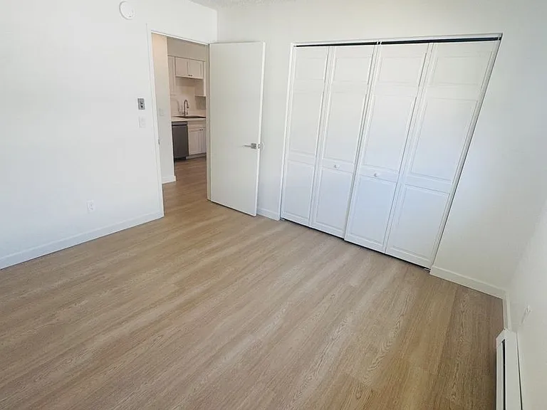 490 S State St — Photo 6