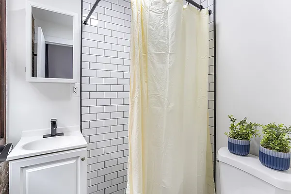 Rented by Outpost Brokerage LLC | media 19