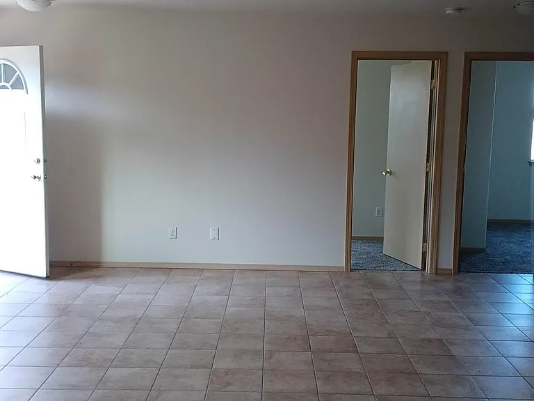 1225 Maple St — Photo 10