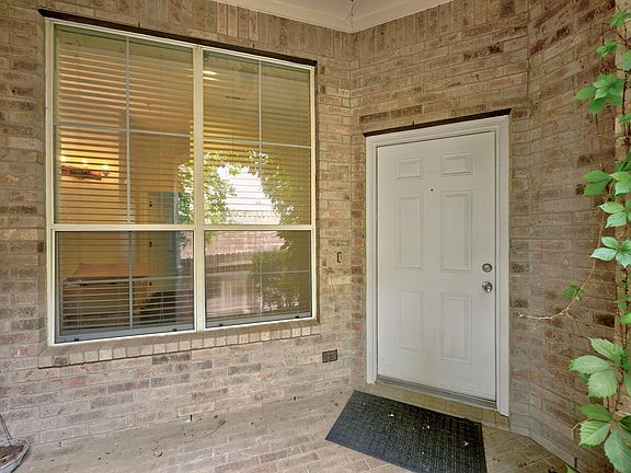 2nd image of 2205 Westfalian Trl
